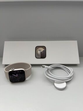 APPLE Watch Series 9 41mm Starlight Aluminum GPS
